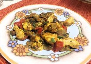 pollo alla curcuma pomodorini e funghi