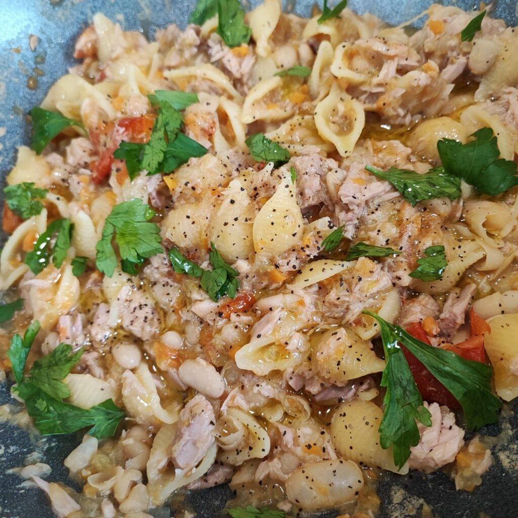 conchiglie fagioli cannellini e tonno