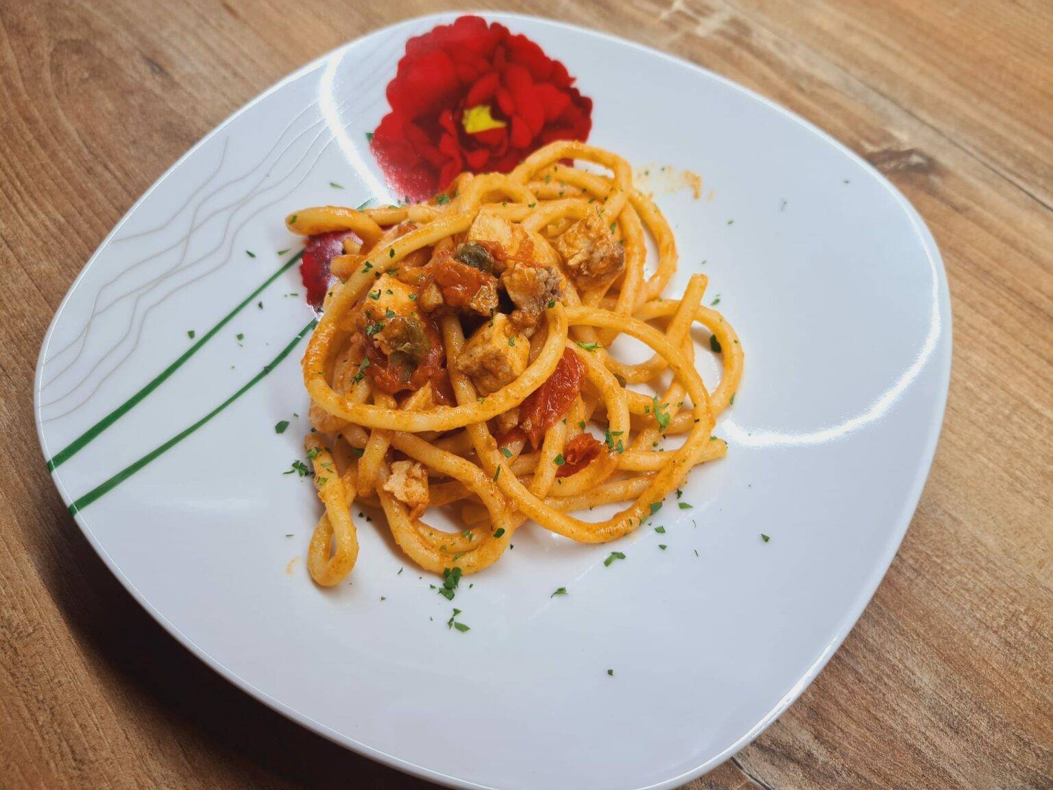 strangozzi con pesce spada e capperi