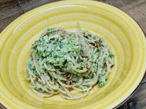 spaghetti broccoli e robiola