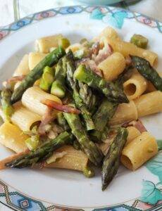 CARBONARA DI ASPARAGI E SPECK