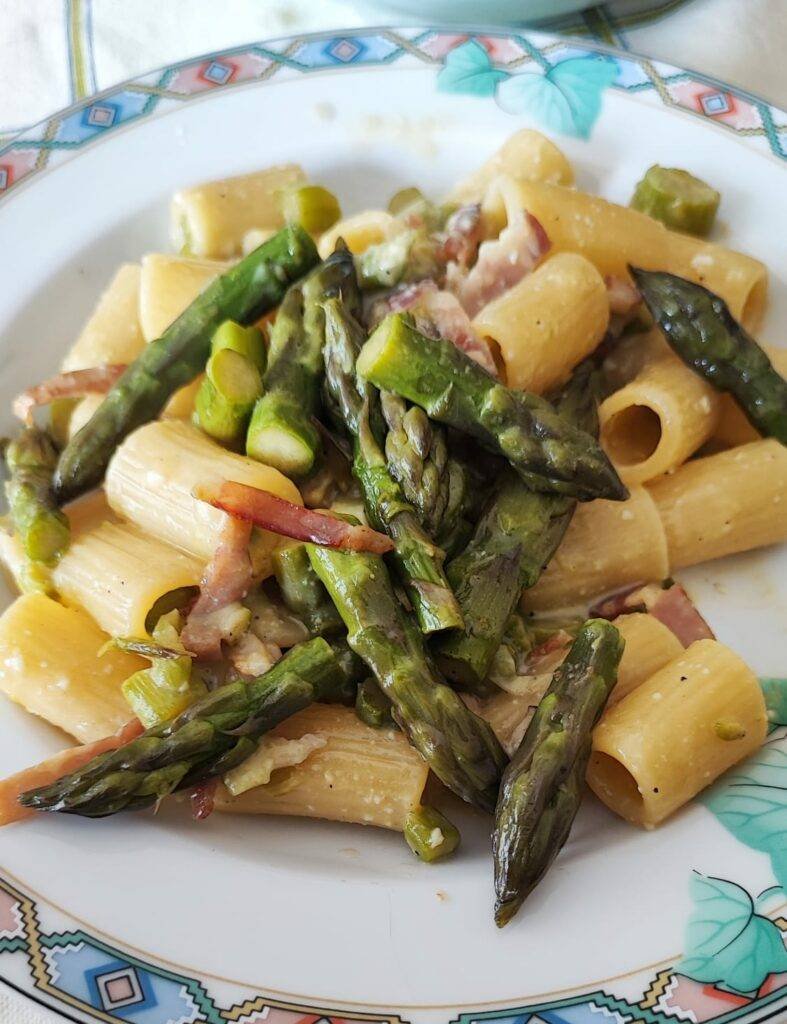CARBONARA DI ASPARAGI E SPECK