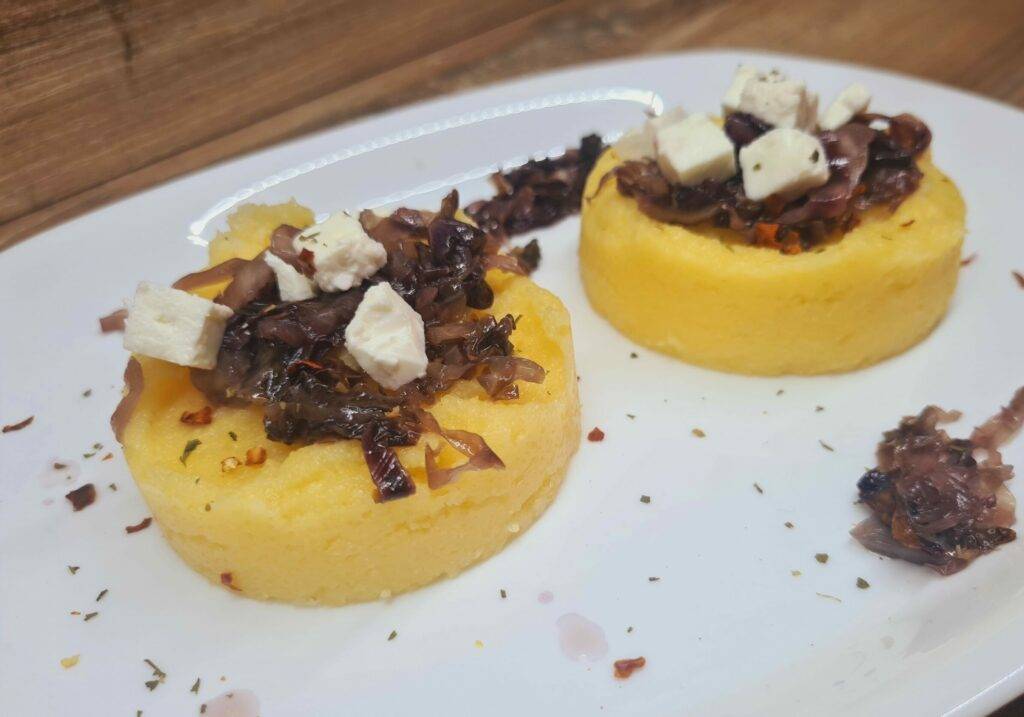 medaglioni di polenta radicchio e feta