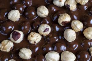 nocciole ricoperte di cioccolato