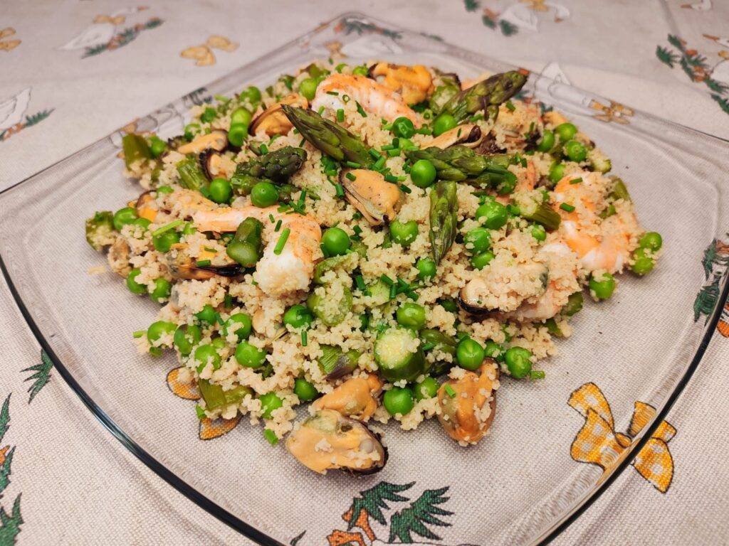 cous cous piselli asparagi gamberi e cozze