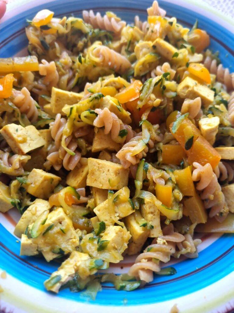pasta zucchine peperoni tofu