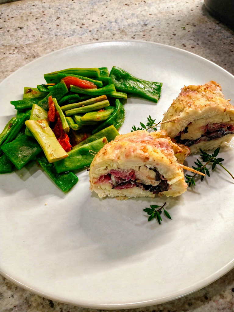 involtini di pollo crudo e radicchio