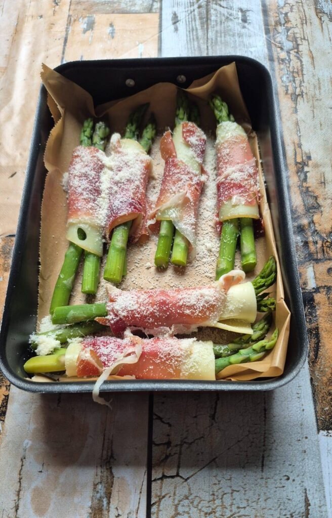 involtini di asparagi con prosciutto e formaggio