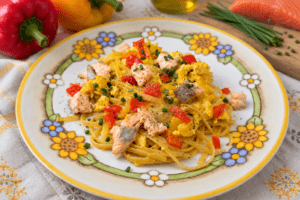 linguine in crema di peperoni e salmone